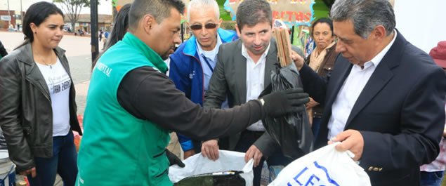 Soacha intercambia residuos sólidos reciclables por alimentos