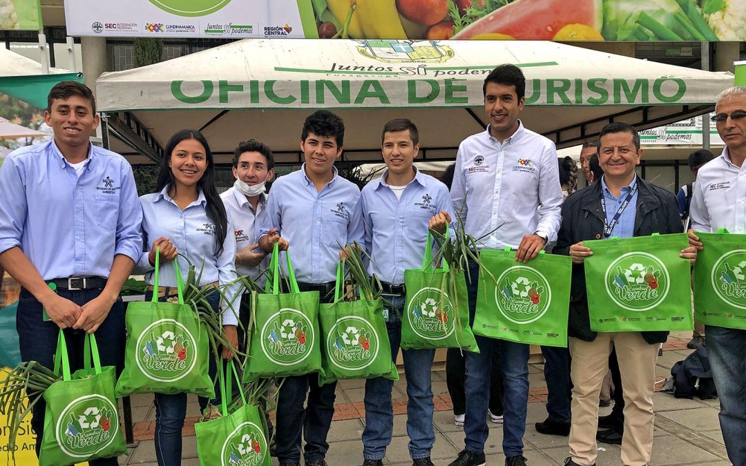 eltiempo.com – En la Región Central cambian reciclaje por alimentos frescos
