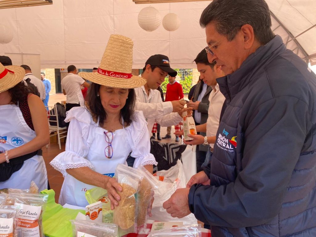CON «PANELATÓN», BUSCAN IMPULSAR A LOS PRODUCTORES Y REACTIVAR LA VENTA