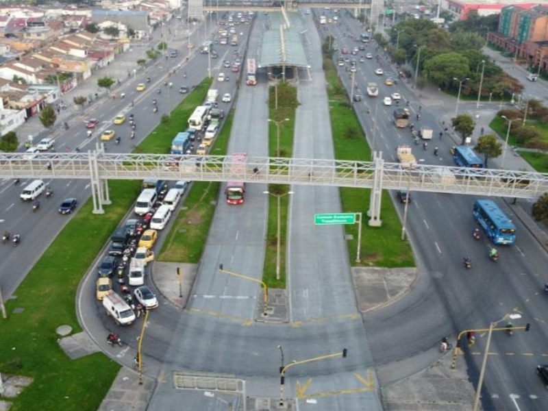 PARA TRATAR DE DESCONGESTIONAR EL OCCIDENTE, COMENZÓ EL CONTRAFLUJO EN LA AV. DE LAS AMÉRICAS