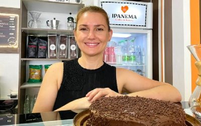 ELLA ES ALINE SAVI: LA REPOSTERA BRASILEÑA QUE CREYÓ EN IBAGUÉ Y MONTÓ SU EMPRENDIMIENTO DE CAFÉ