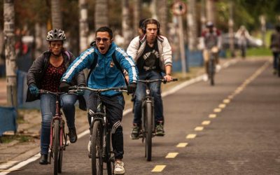 PEDALEAR EN LA SELVA DE CONCRETO: LA BOGOTÁ QUE SE MUEVE DIARIAMENTE EN BICICLETA