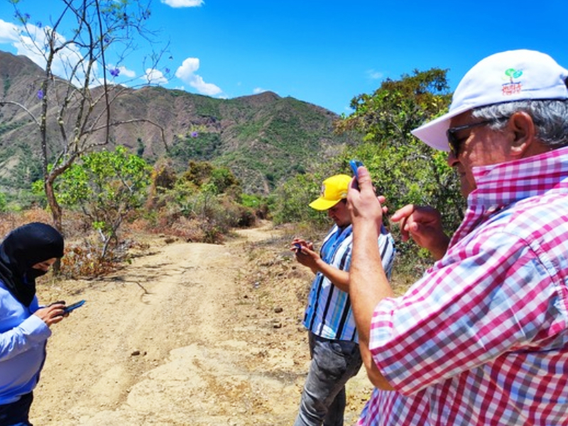 Construcción de placas huellas, sigue llegando a los municipios del norte del Huila