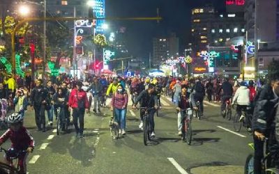 A rodar en la ciclovía nocturna en Bogotá el 14 de diciembre: horarios y actividades