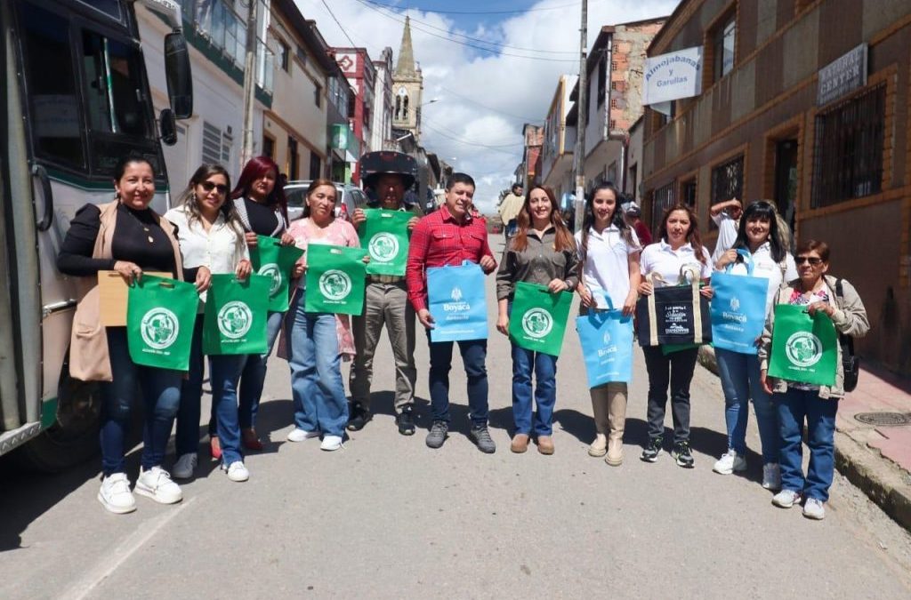 Gobierno de Boyacá inició la campaña ‘Menos plásticos por la vida’ en Turmequé