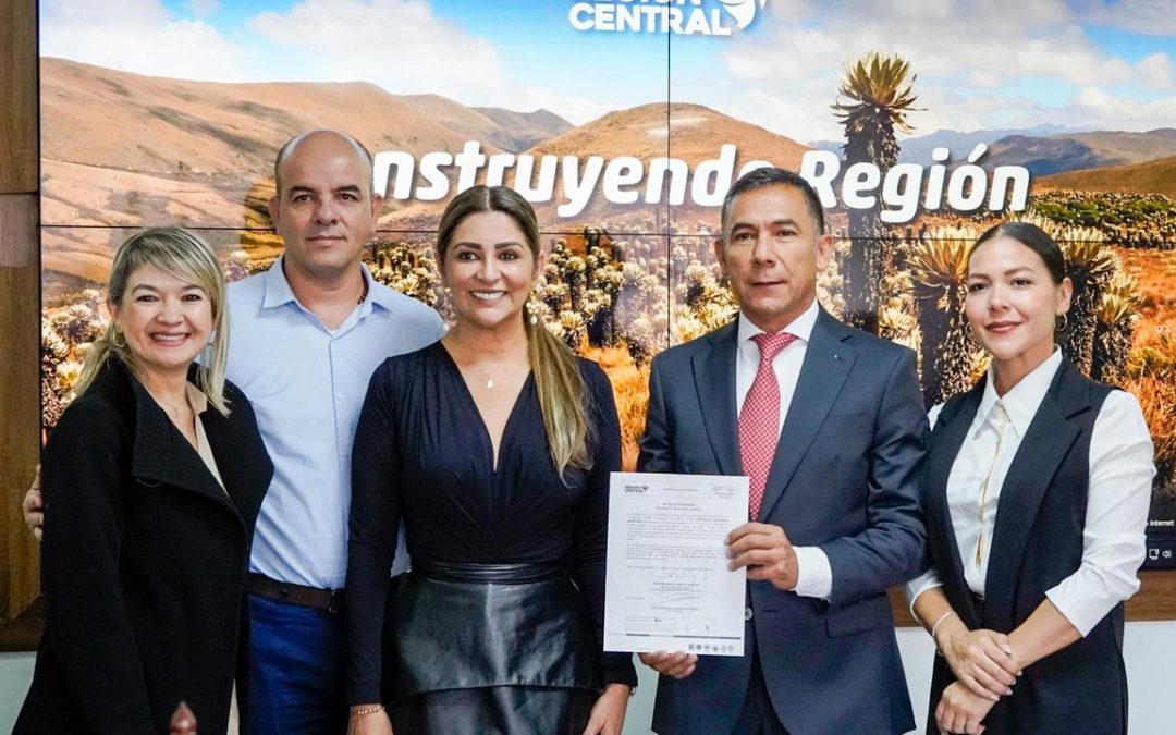 Luis Fernando Sanabria inicia su gestión en la RAP-E pisando fuerte: alianza con la CAR gestionará más de $60 mil millones para la Región Central
