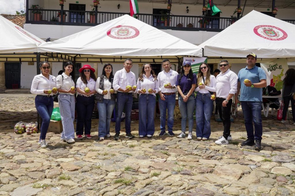 De residuos a alimento: en Villa de Leyva, 2.5 toneladas de reciclaje se cambiaron por 5 toneladas de pera boyacense