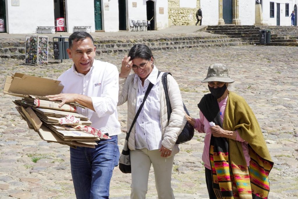 De residuos a alimento: en Villa de Leyva, 2.5 toneladas de reciclaje se cambiaron por 5 toneladas de pera boyacense