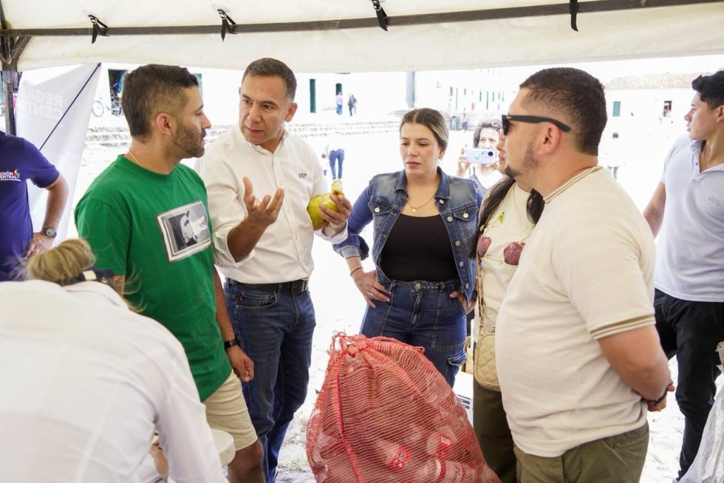 La jornada, liderada por la RAP-E Región Central y la Gobernación de Boyacá, se realizará el próximo martes 2 de junio en la Plaza de Bolívar de Tunja, promoviendo el aprovechamiento de residuos reciclables, el consumo local y el apoyo a los productores campesinos.