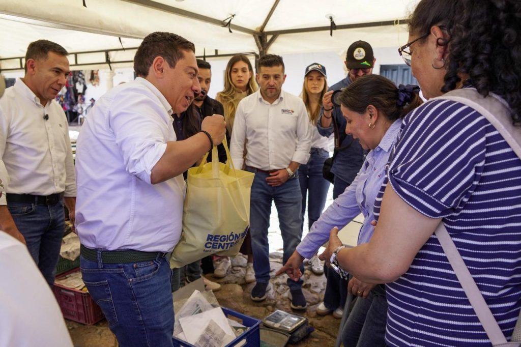 De residuos a alimento: en Villa de Leyva, 2.5 toneladas de reciclaje se cambiaron por 5 toneladas de pera boyacense