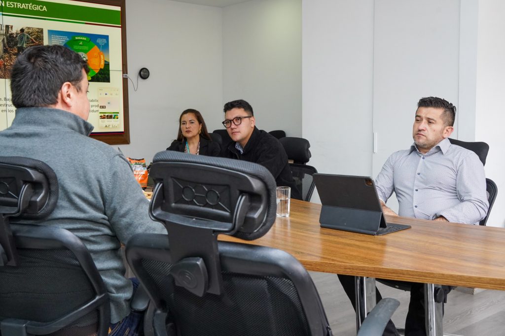 RAP-E Región Central y Fedepanela avanzan en acciones para una producción panelera más sostenible en la región